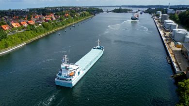 Nord-Ostsee-Kanal  - Containerschiff